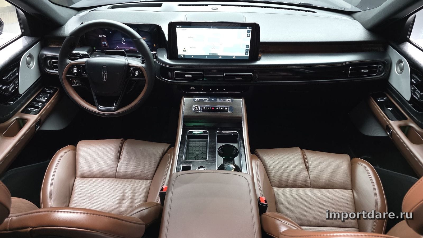 Lincoln Aviator сзади