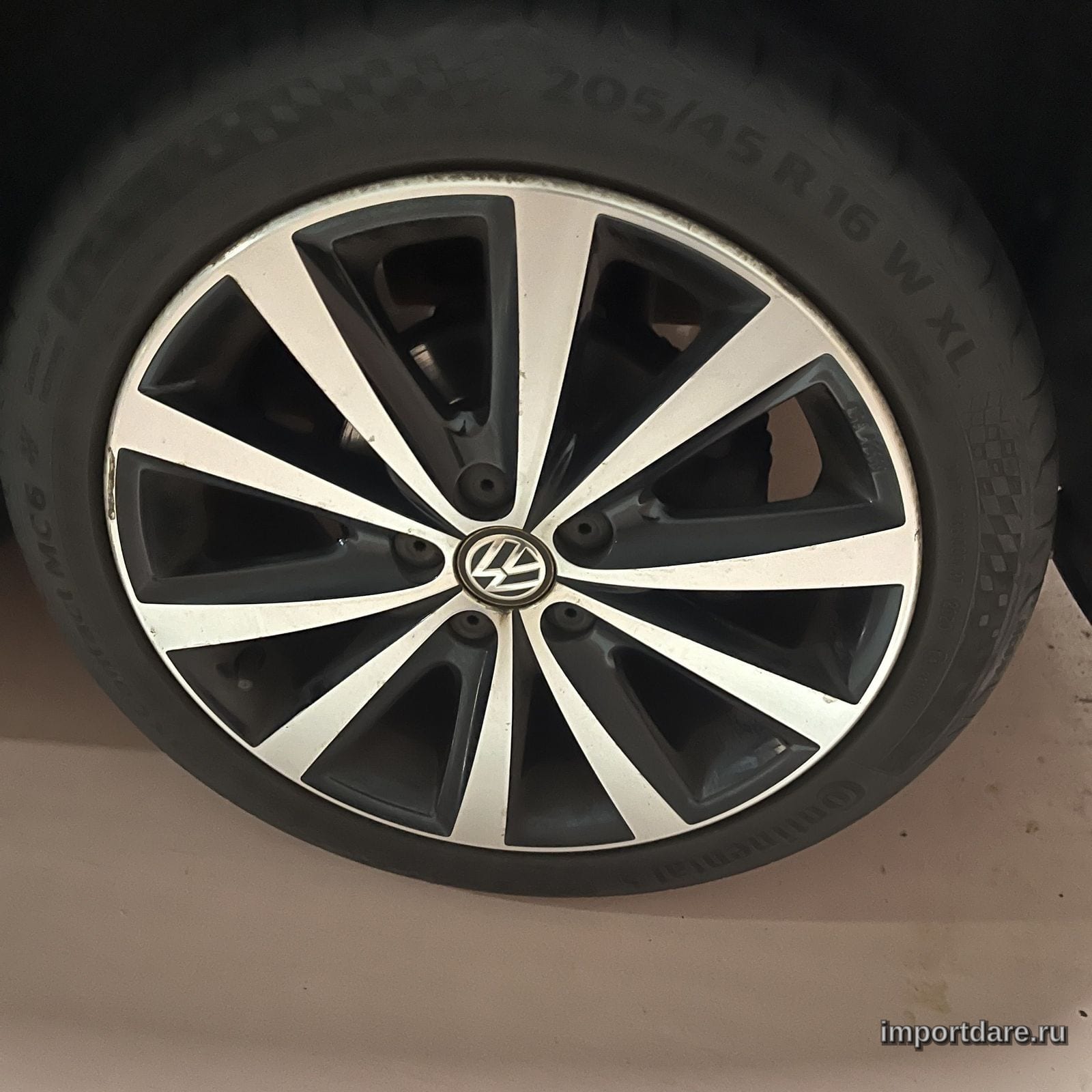 Volkswagen Polo сзади