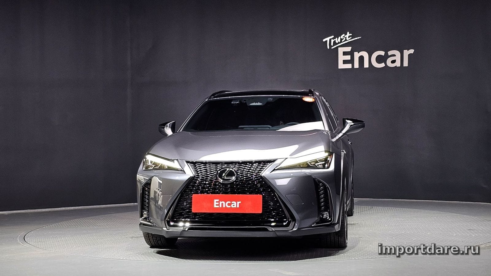 Lexus Ux300h сбоку