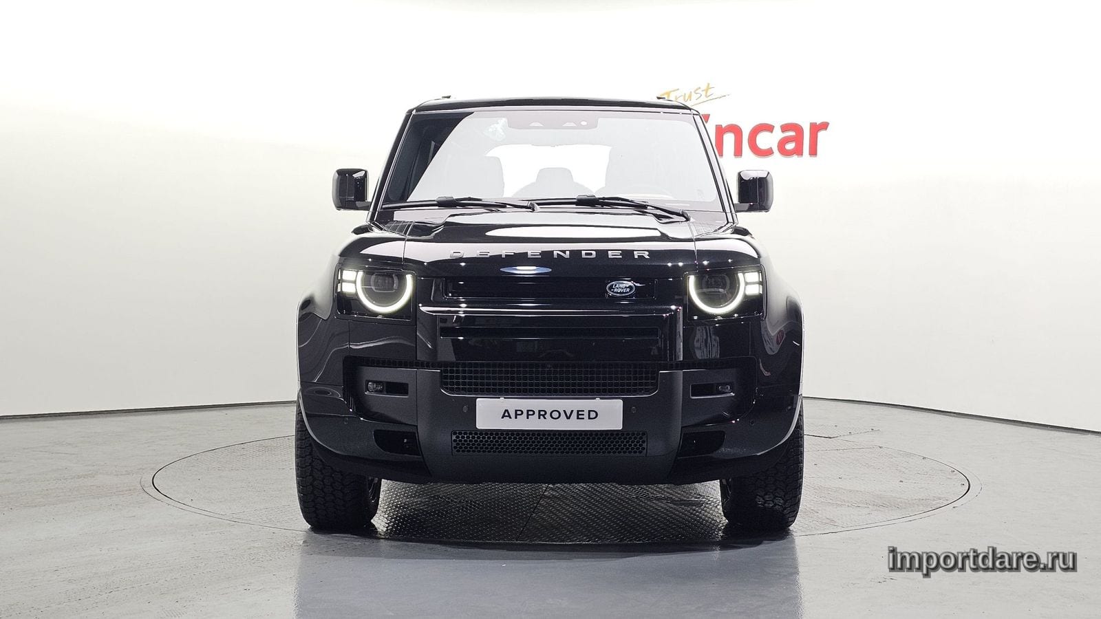 Land Rover Defender сзади
