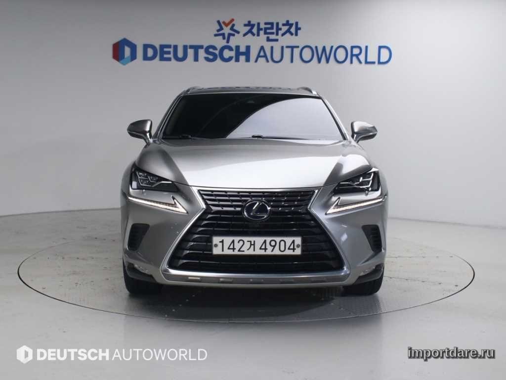 Lexus Nx300h сбоку