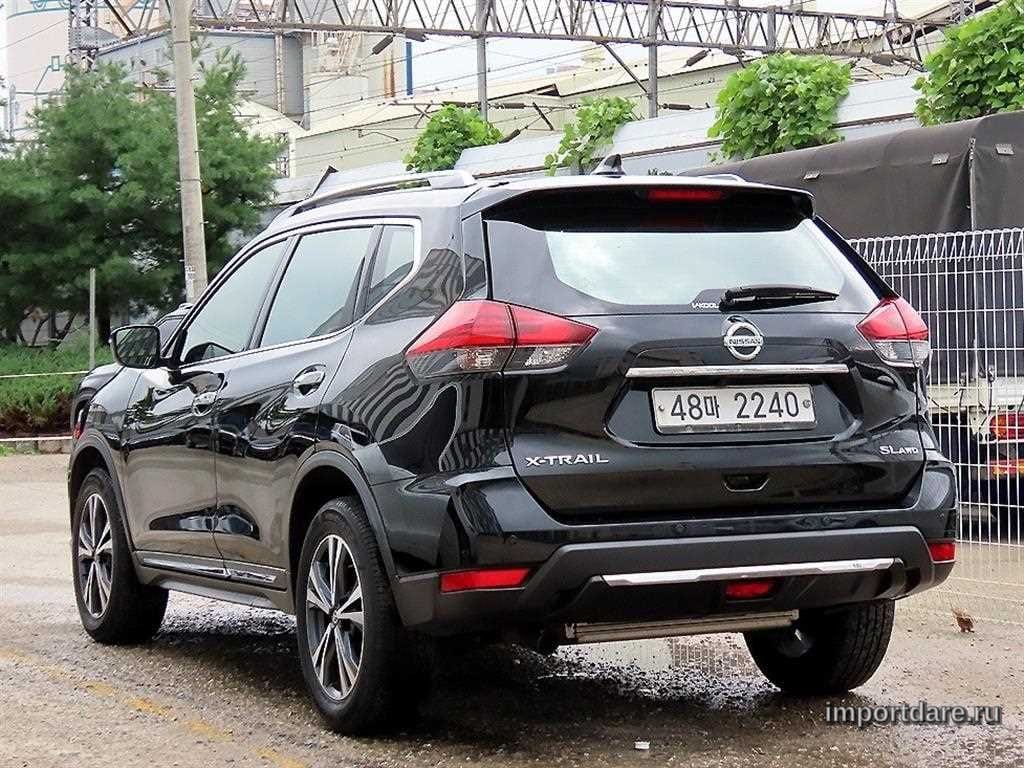 Nissan X-Trail сбоку