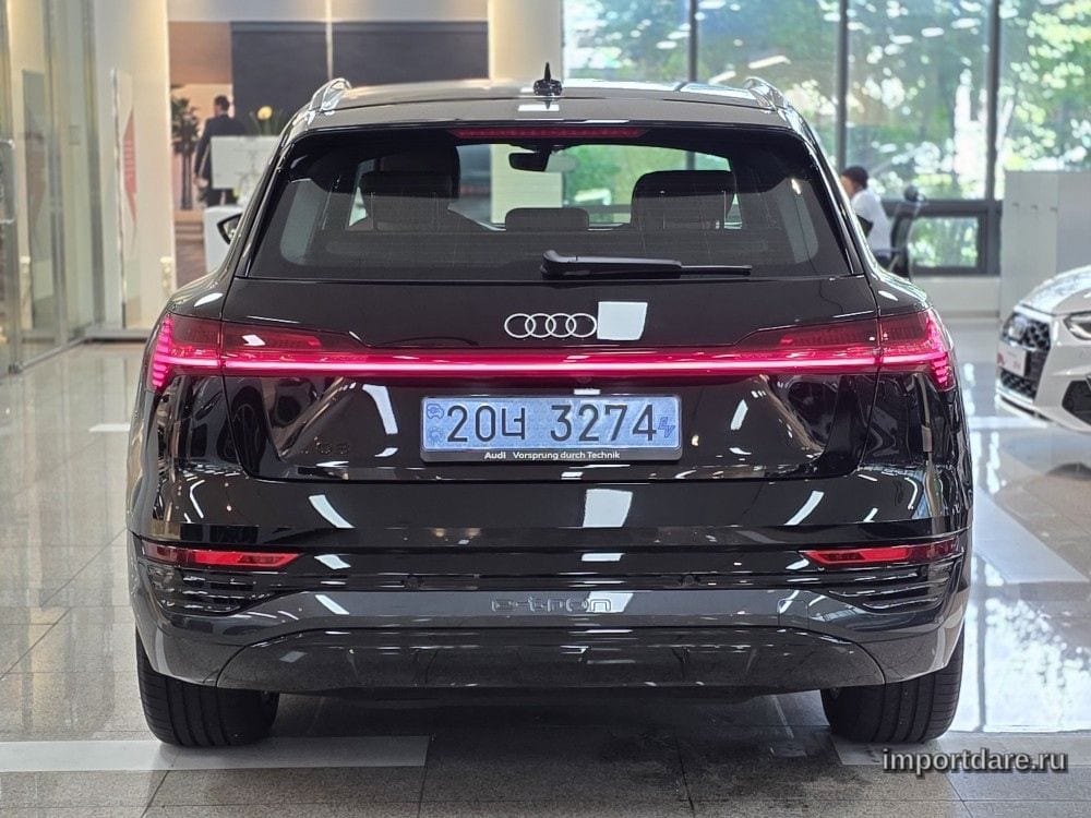 Audi Q8 E-Tron Ge интерьер