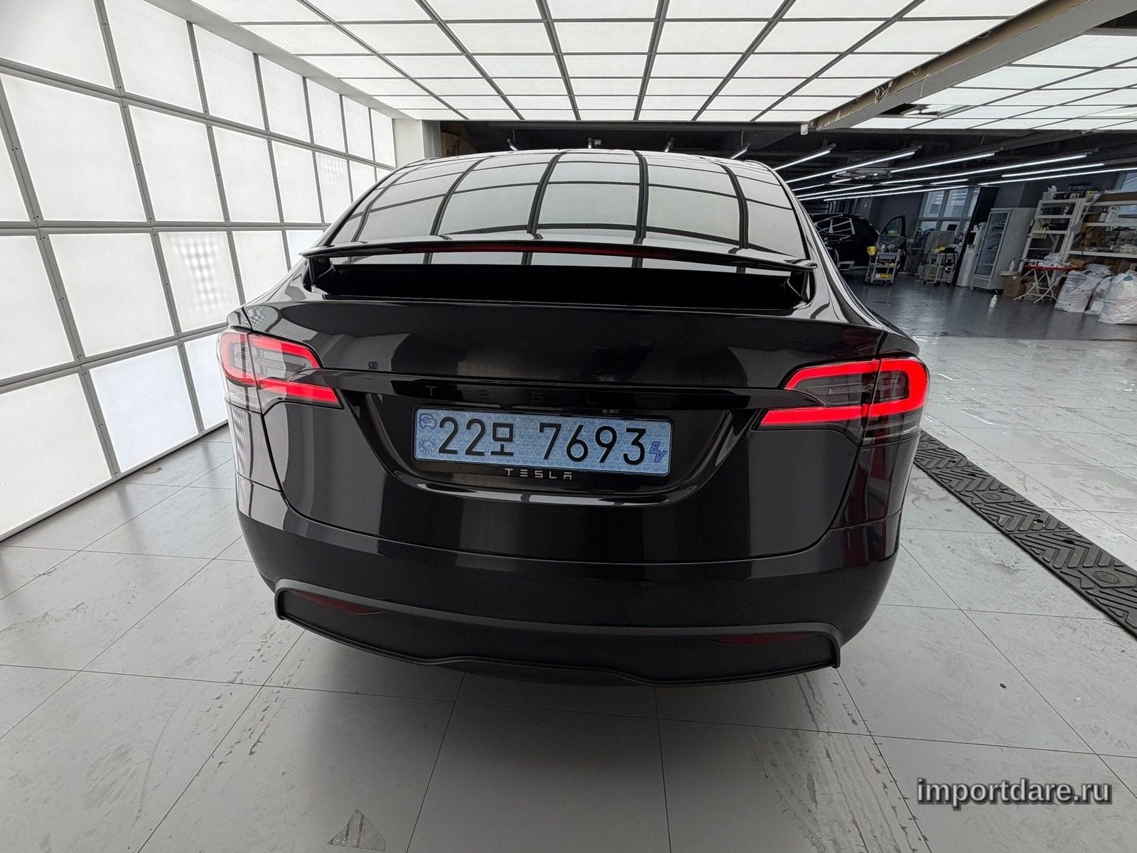 Tesla Model интерьер