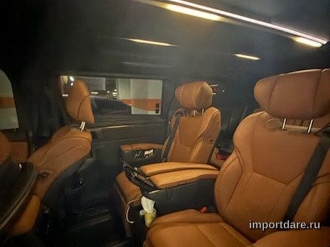 Toyota Alphard сзади