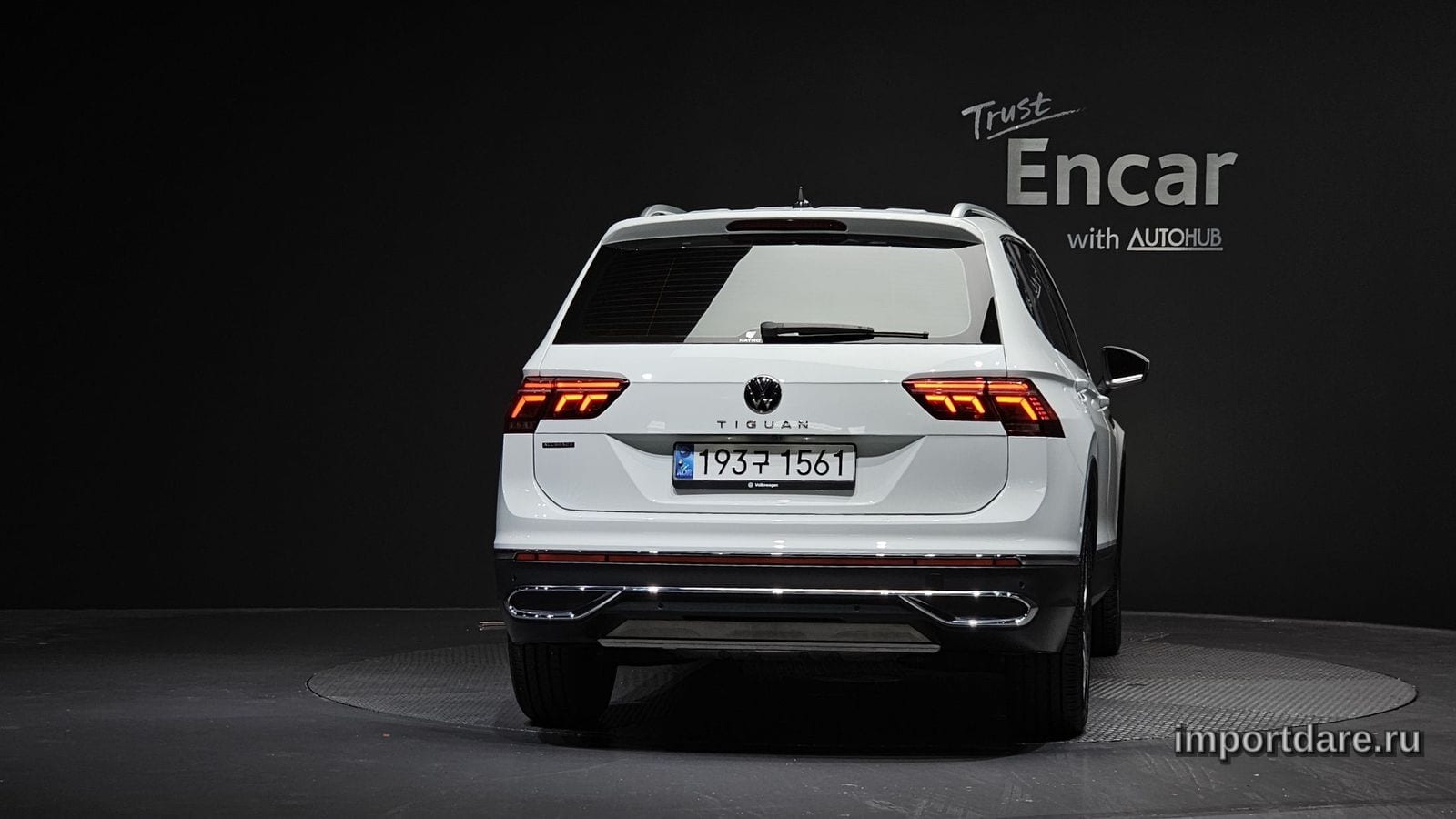 Volkswagen Tiguan сзади