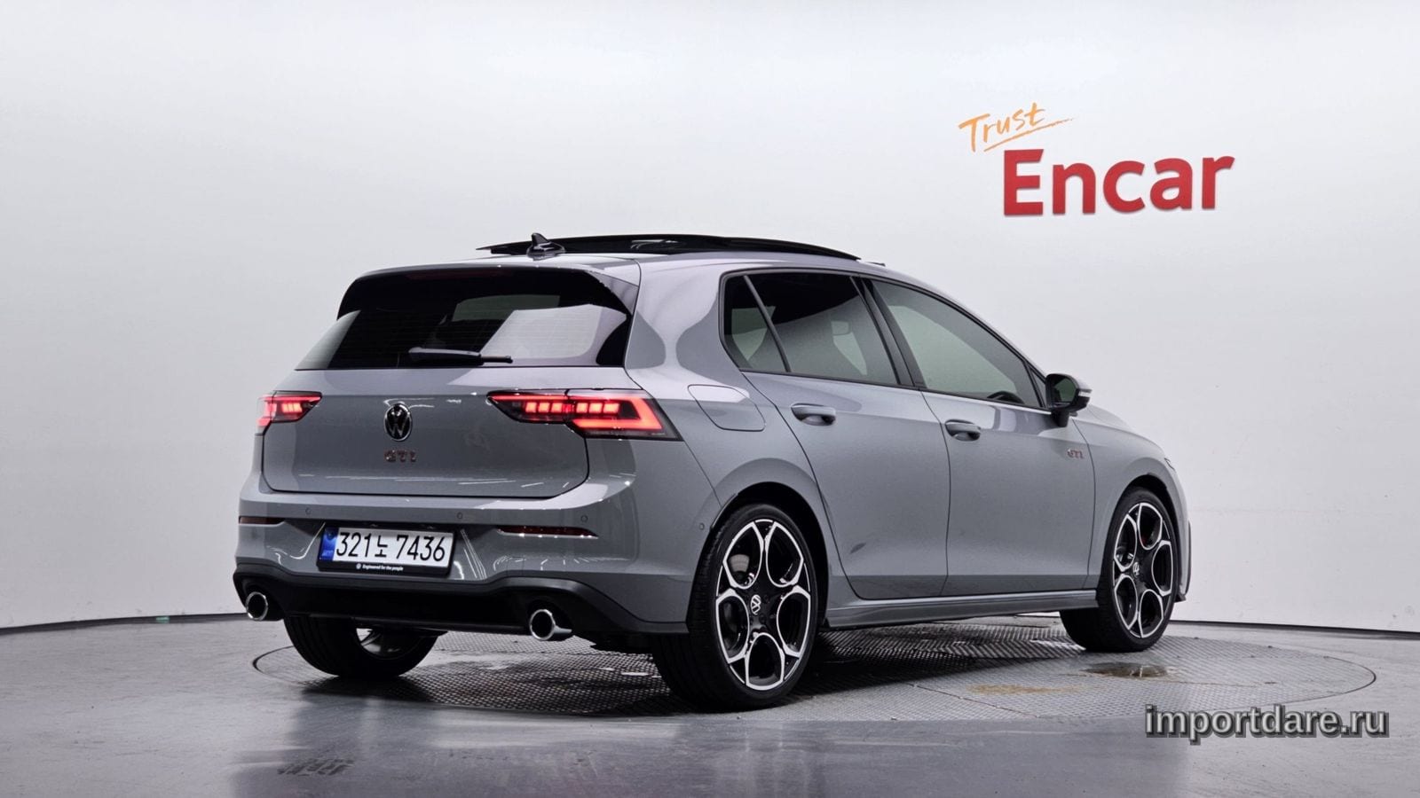 Volkswagen Golf сбоку