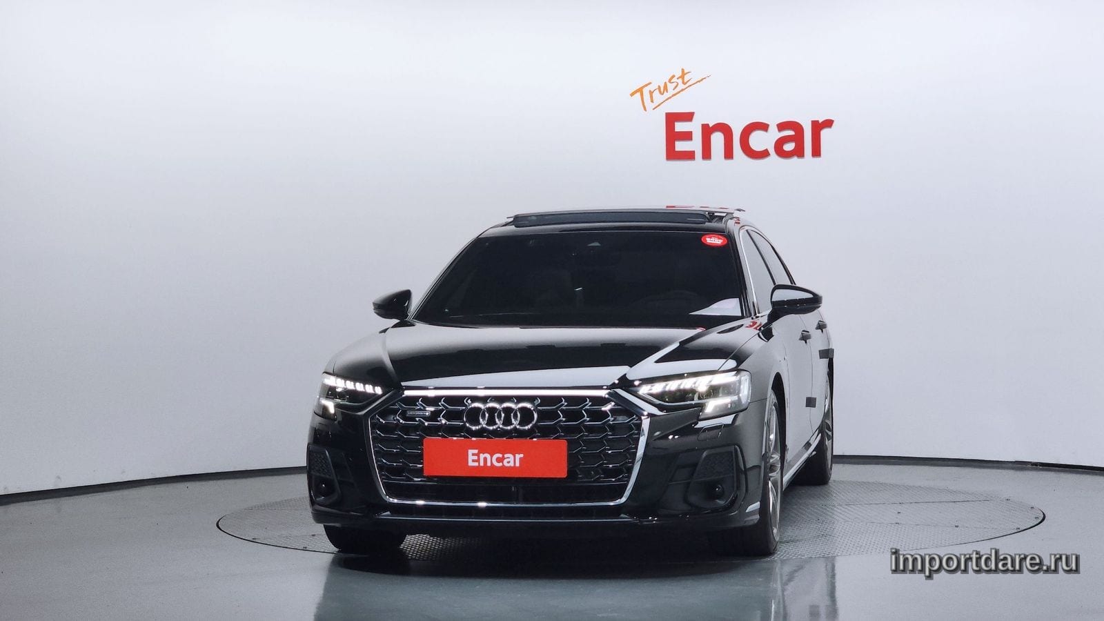 Audi A8 сбоку