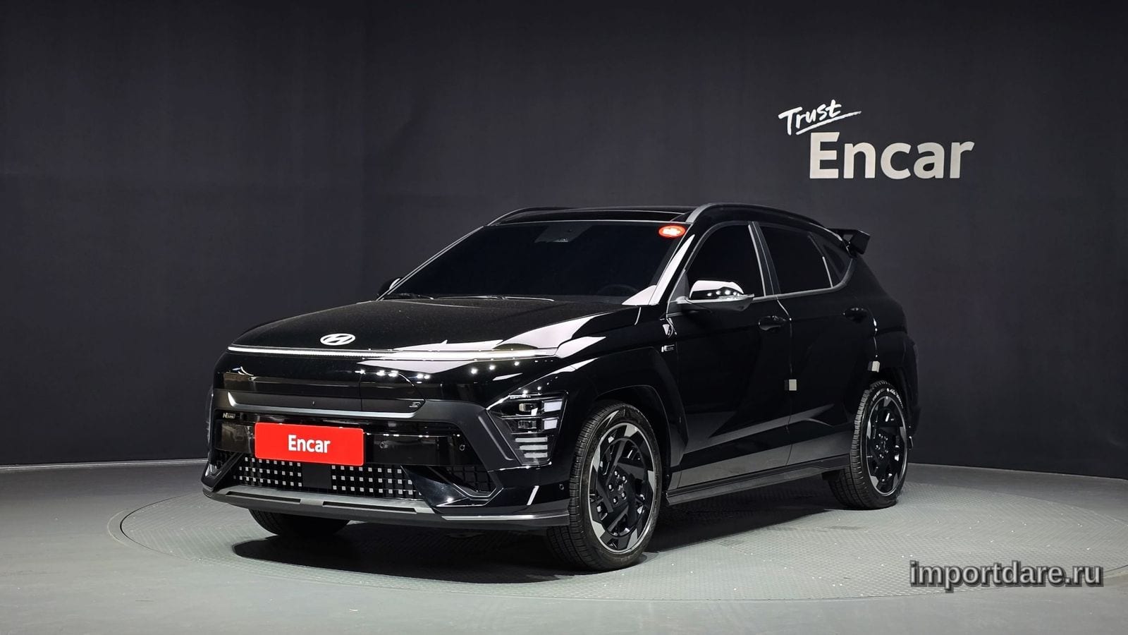 Hyundai Kona спереди