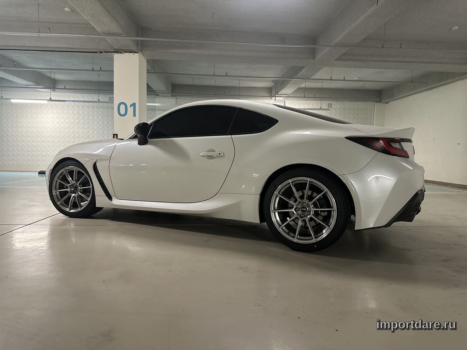 Toyota 86 сбоку