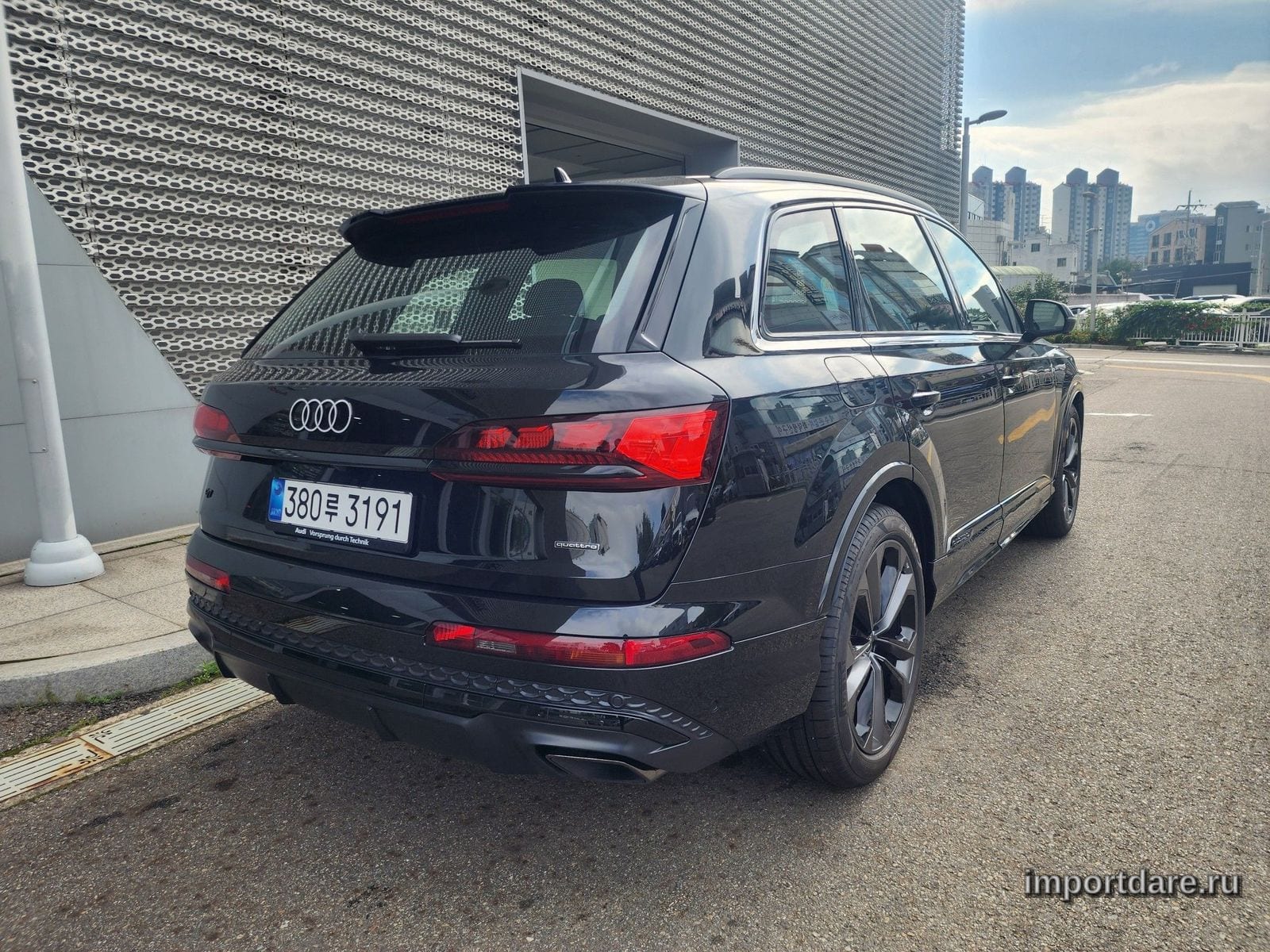 Audi Q7 сзади