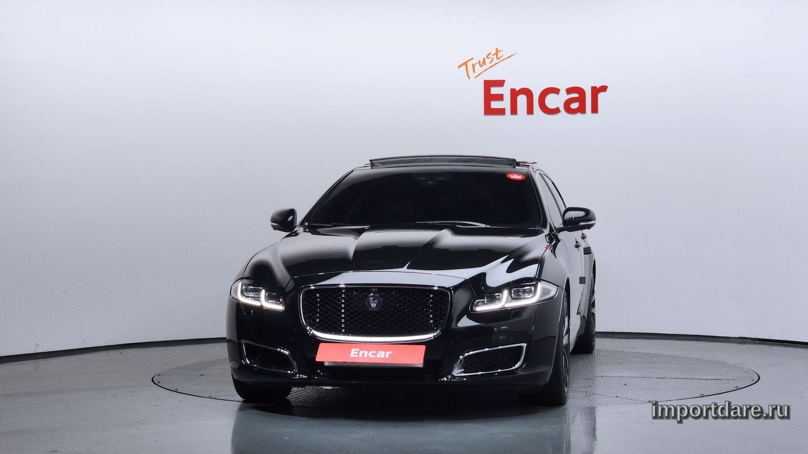 Jaguar Xj сбоку