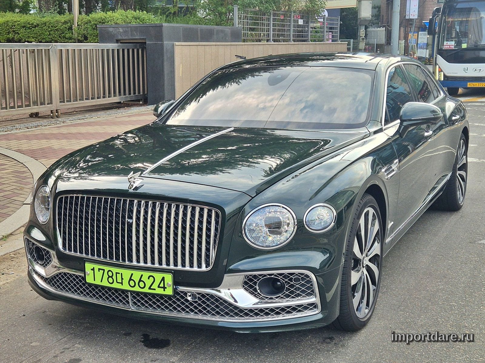 Bentley Flying Spur 2024