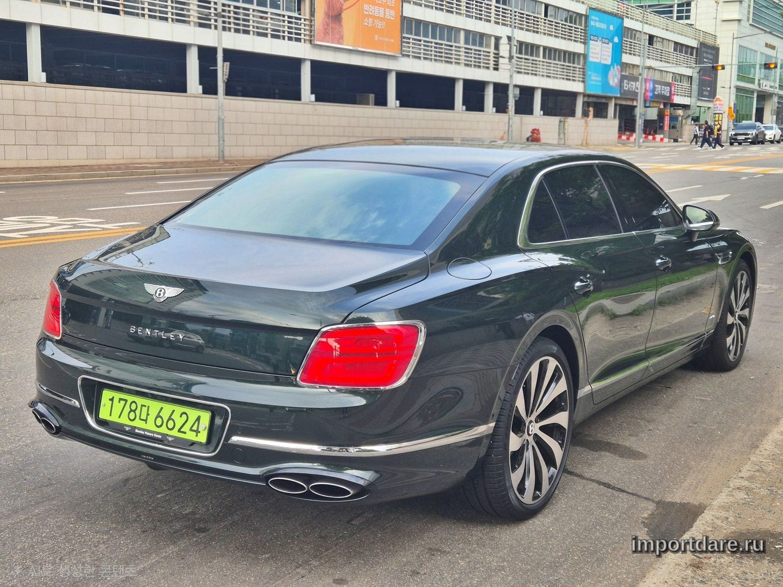 BENTLEY FLYING SPUR 2024 — 5 561 км, Корея — под ключ — фото 2