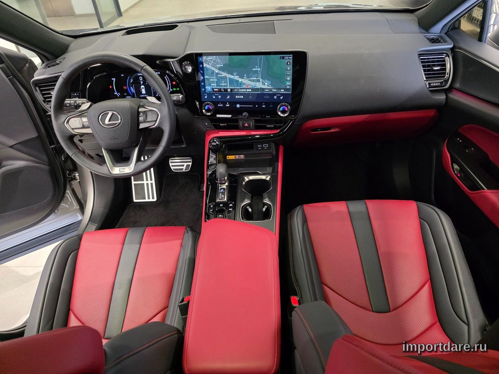 Lexus Nx450h+ сзади