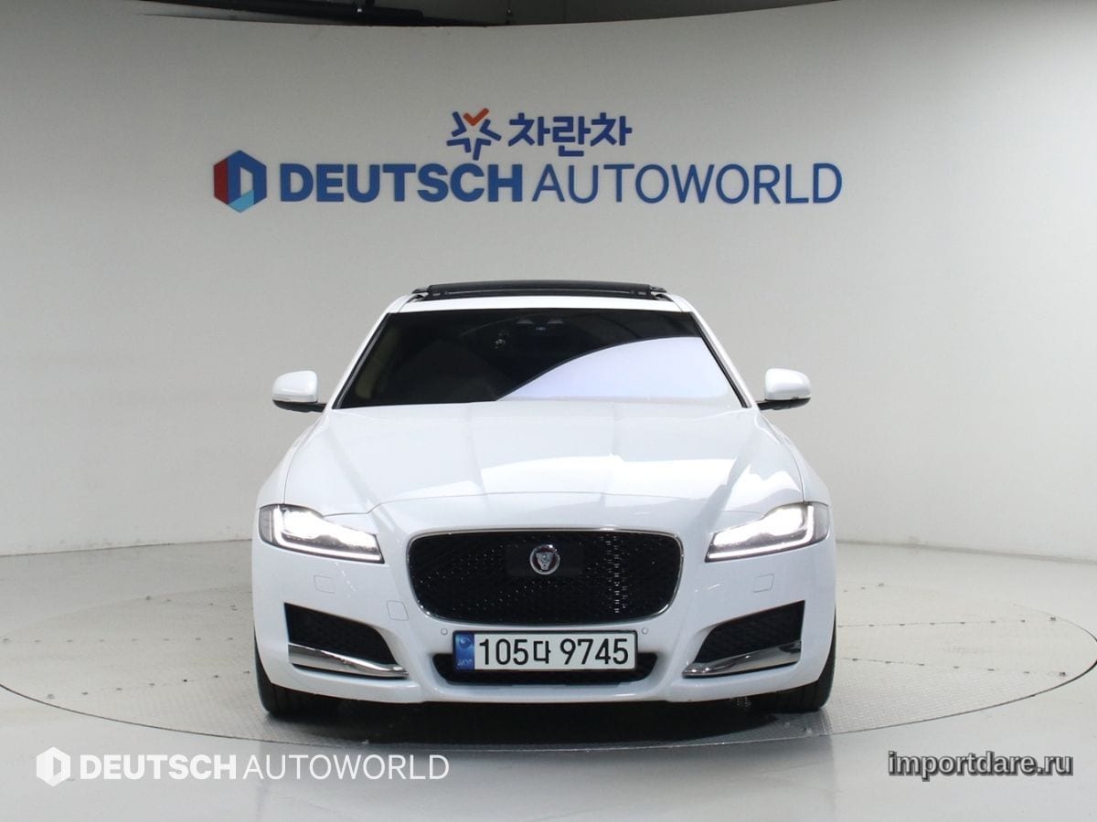 Jaguar Xf сбоку