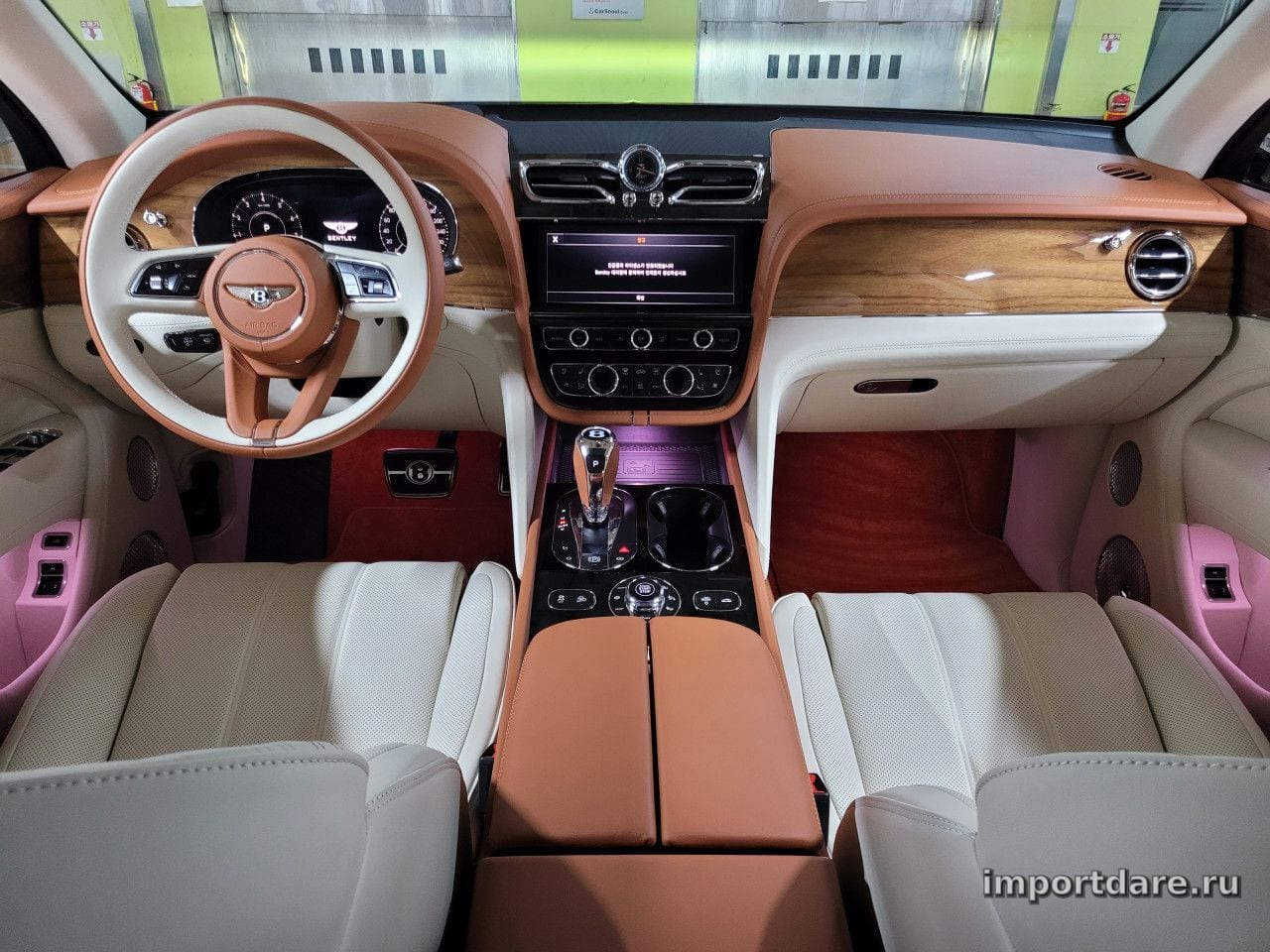 Bentley Bentayga сзади