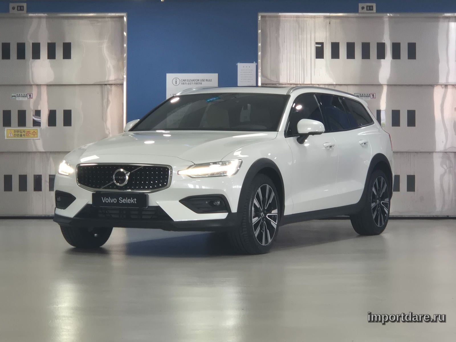 Volvo V60 2025
