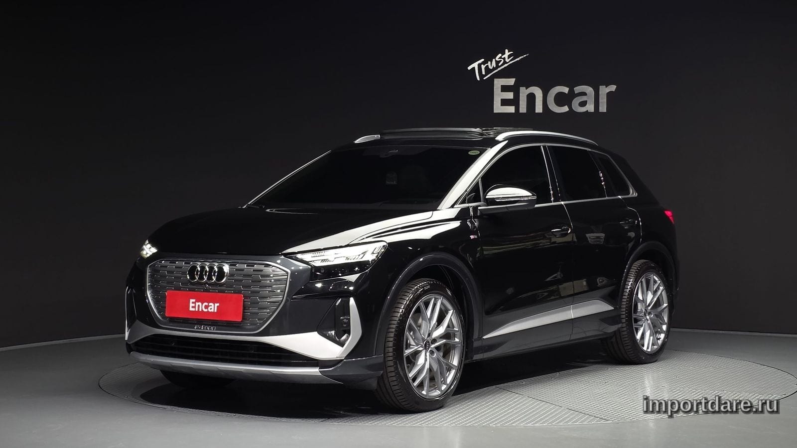 Audi Q4 E-Tron спереди