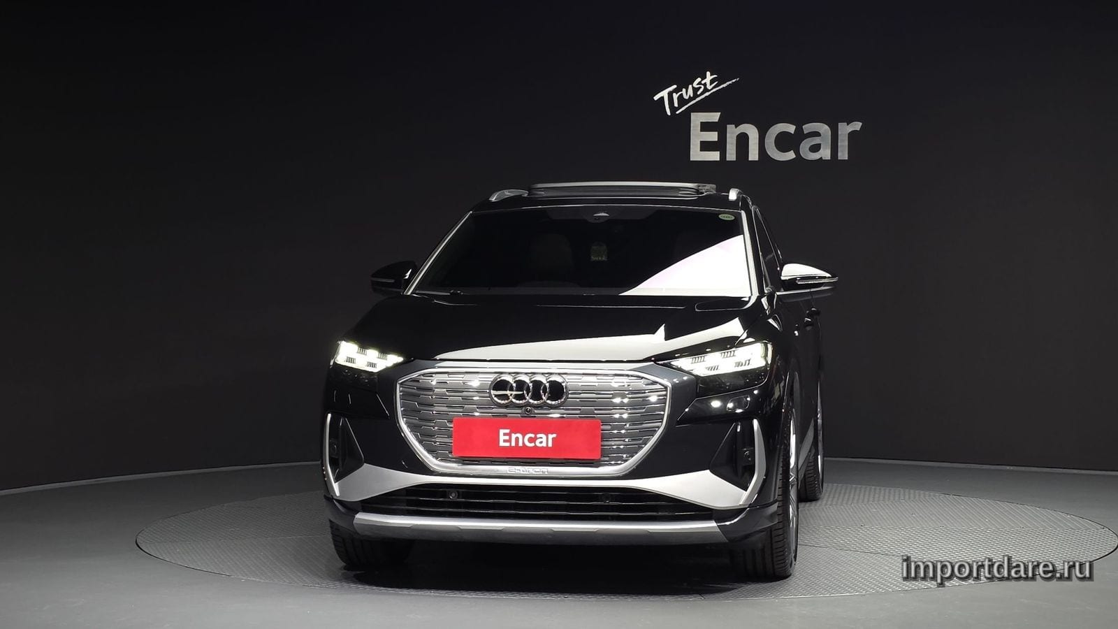 Audi Q4 E-Tron сбоку