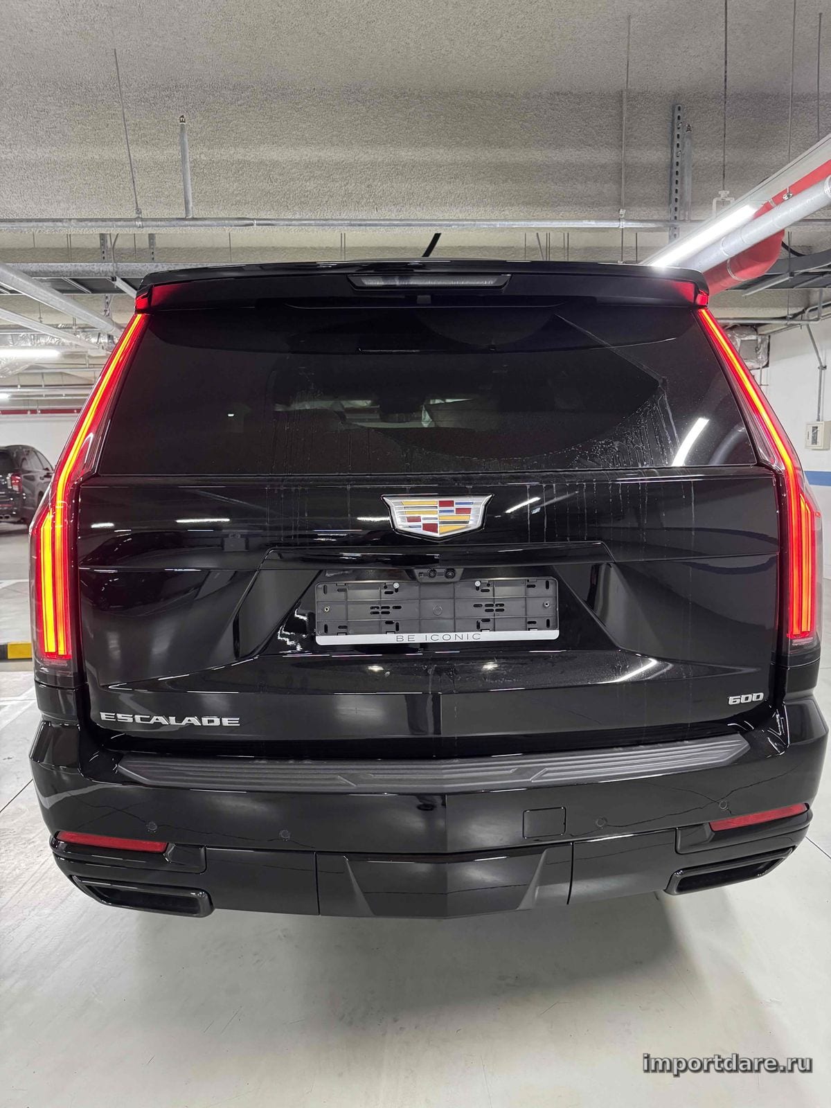 Cadillac Escalade сбоку