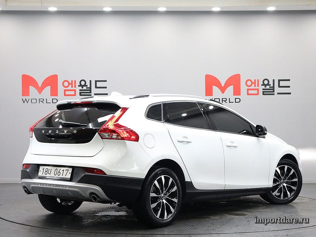 VOLVO V40 CROSS COUNTRY 2019 — 72 000 км, Корея — под ключ — фото 2