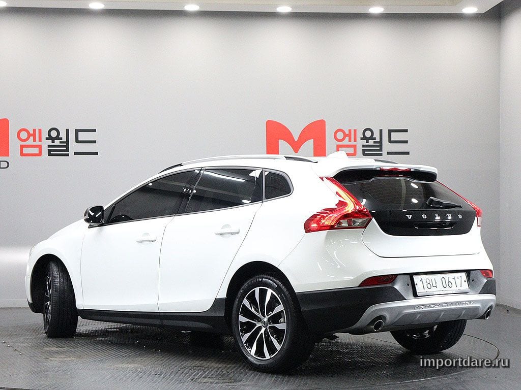 VOLVO V40 CROSS COUNTRY 2019 — 72 000 км, Корея — под ключ — фото 3