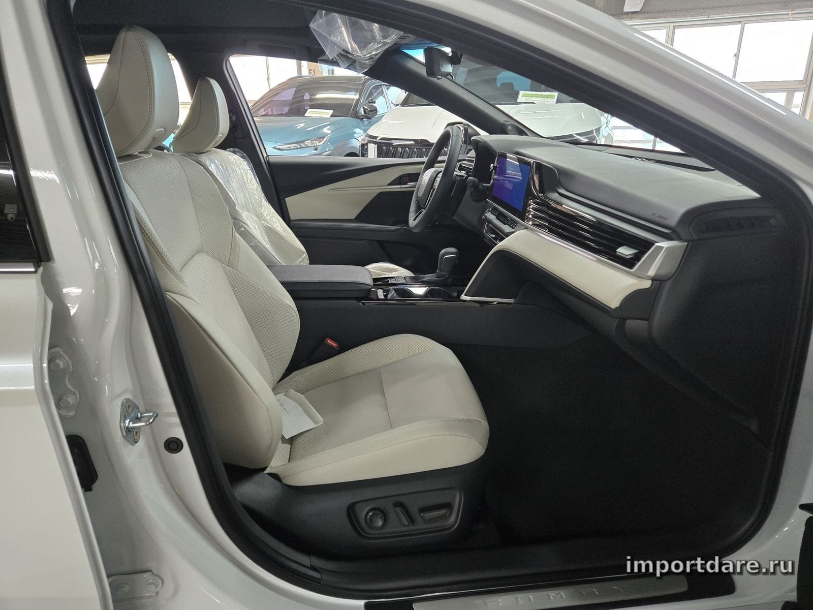 Toyota Camry сбоку