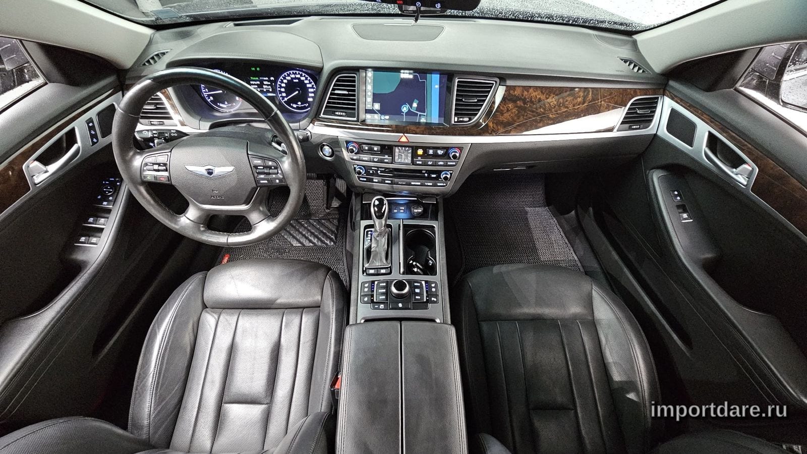 Hyundai Genesis Dh сзади