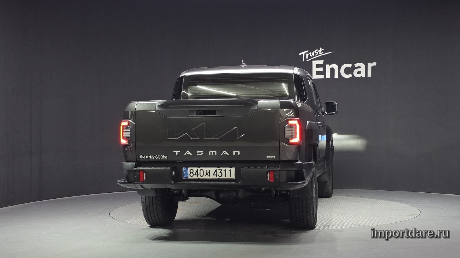Kia Tasman сзади