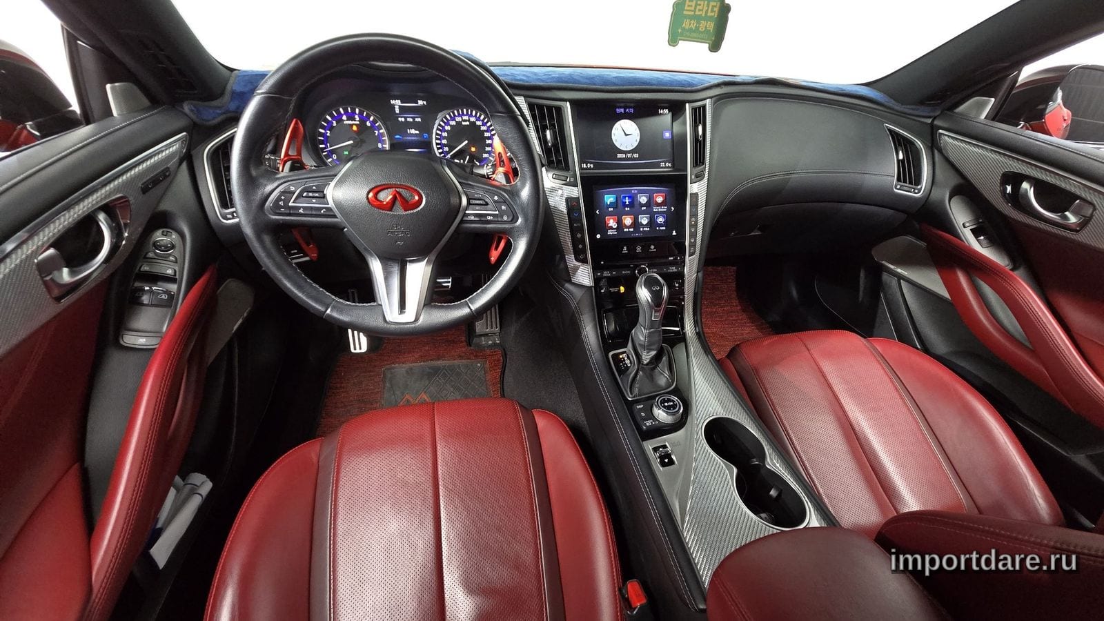 Infiniti Q60 сзади