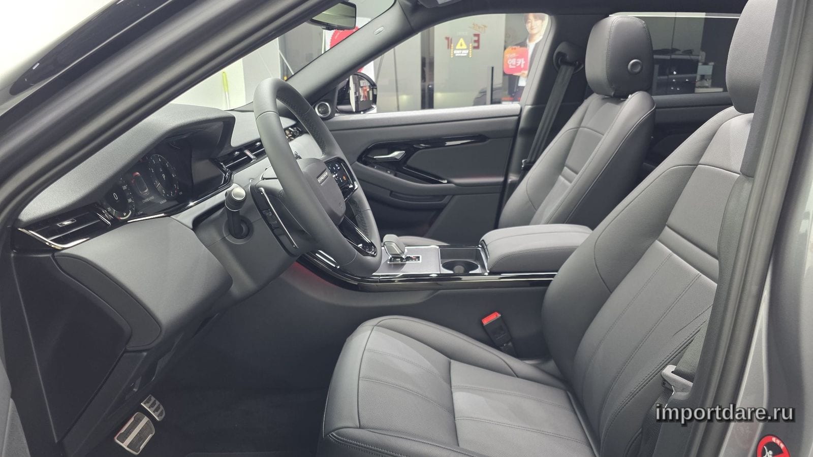 Land Rover Range Rover Evoque сбоку