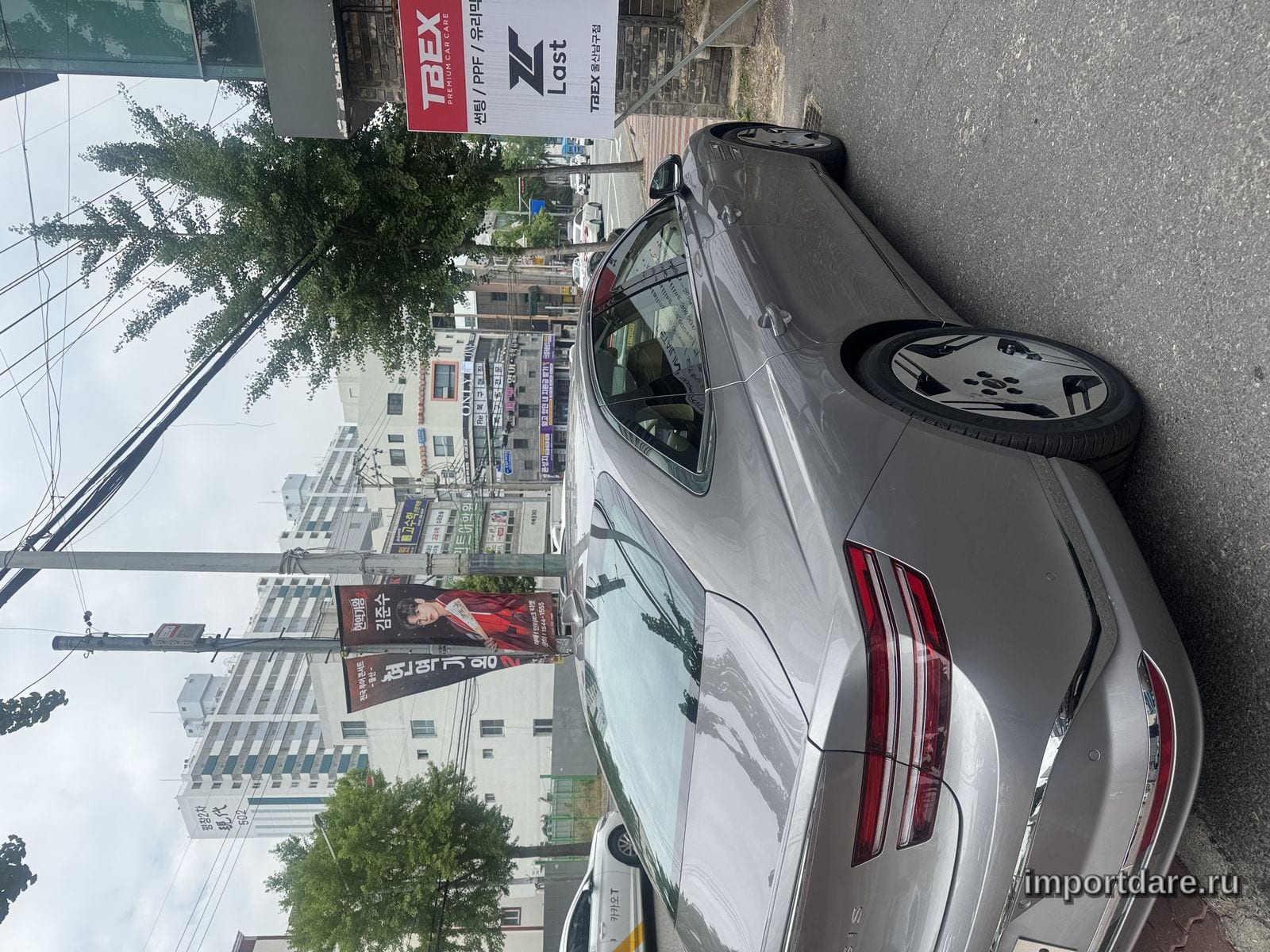 Genesis Electric сзади