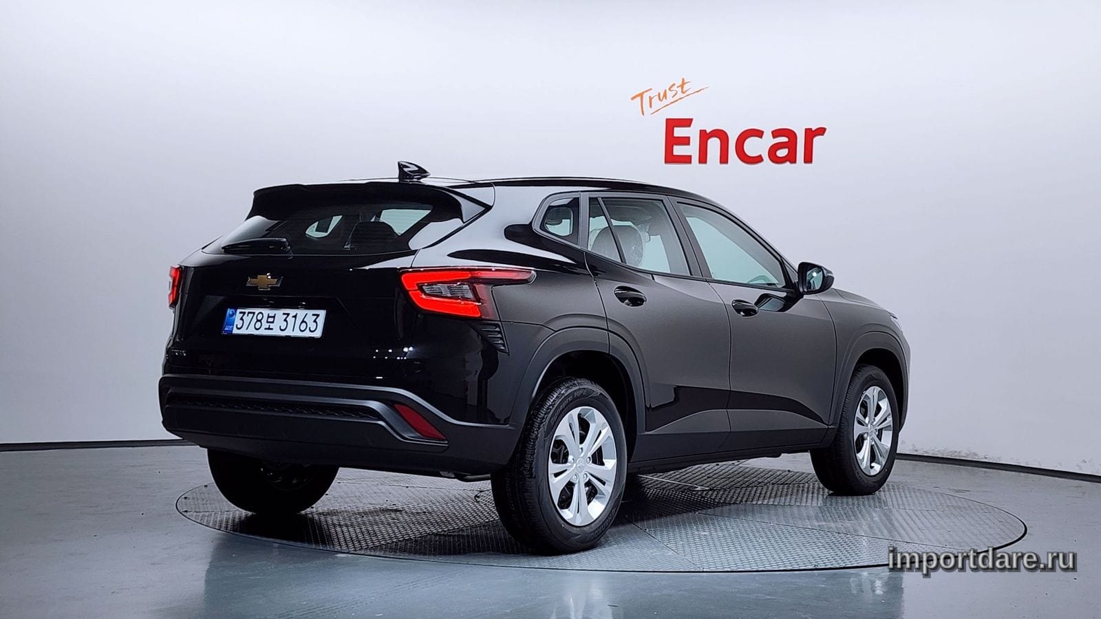 Chevrolet Trax сбоку