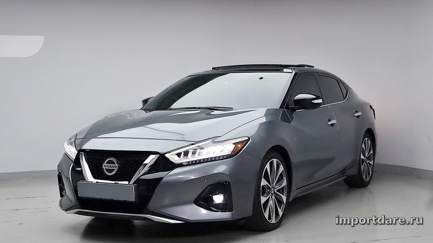 Nissan Maxima спереди