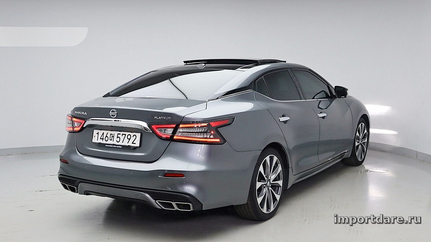 Nissan Maxima сбоку