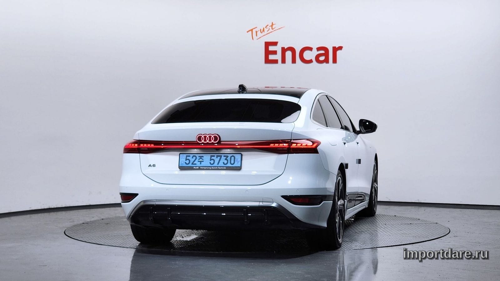 Audi A6 E-Tron интерьер