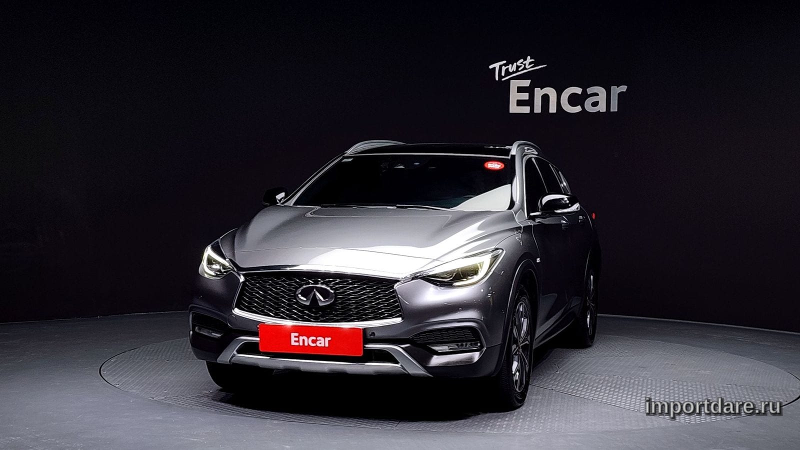 Infiniti Qx30 сбоку