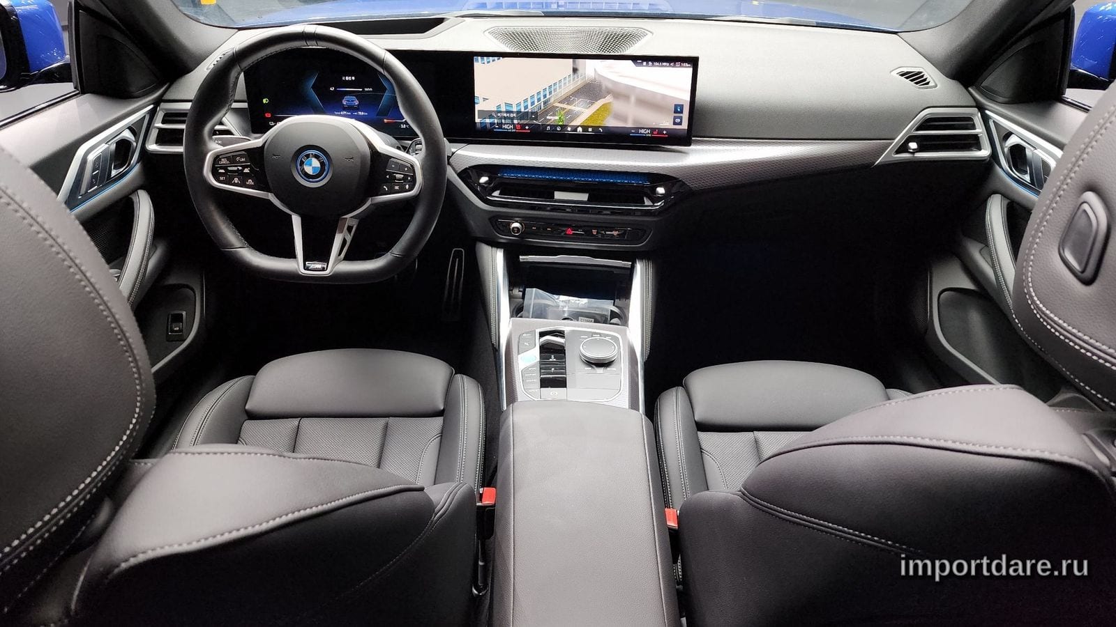 BMW I4 сзади