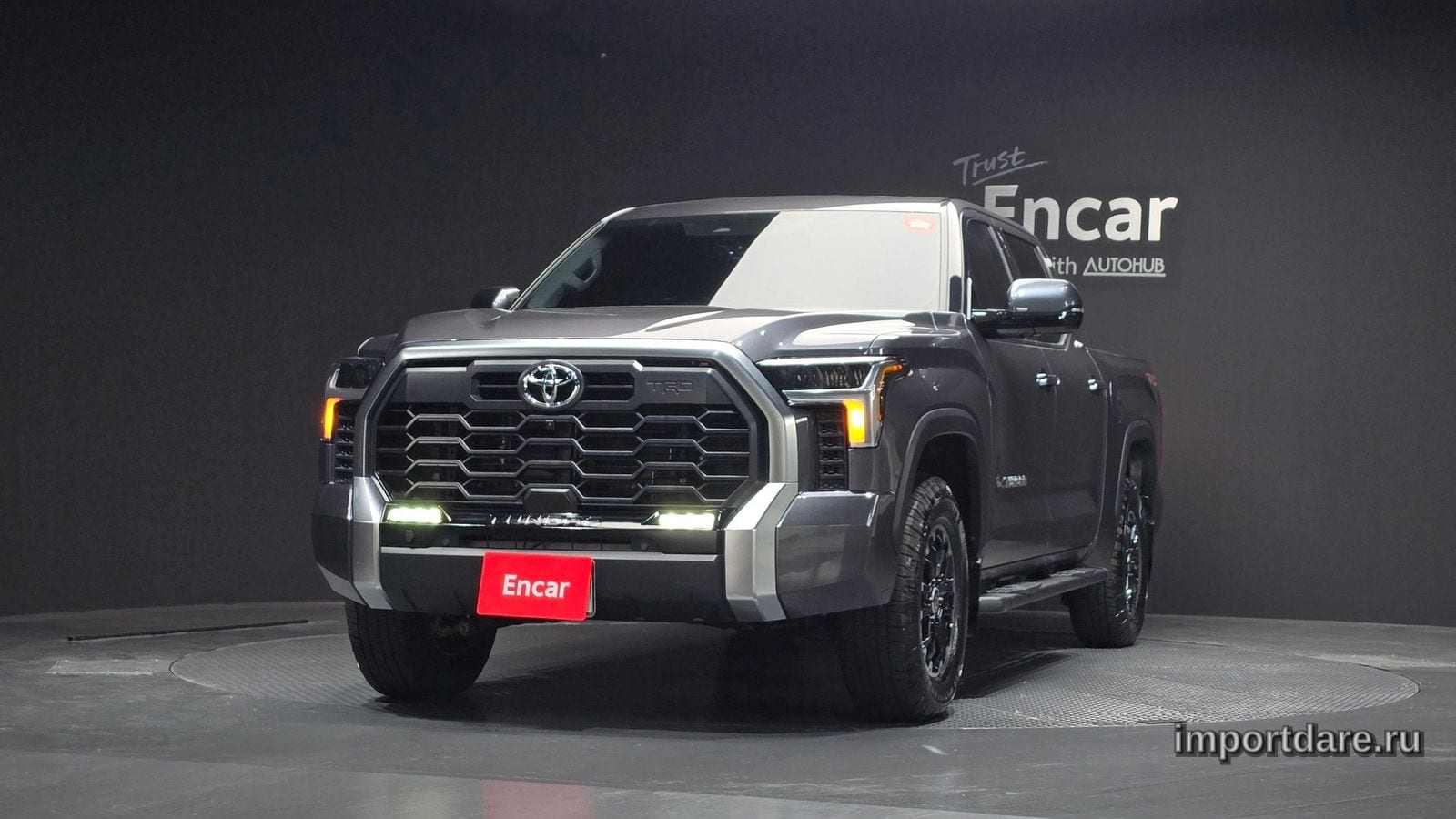 Toyota Tundra сбоку