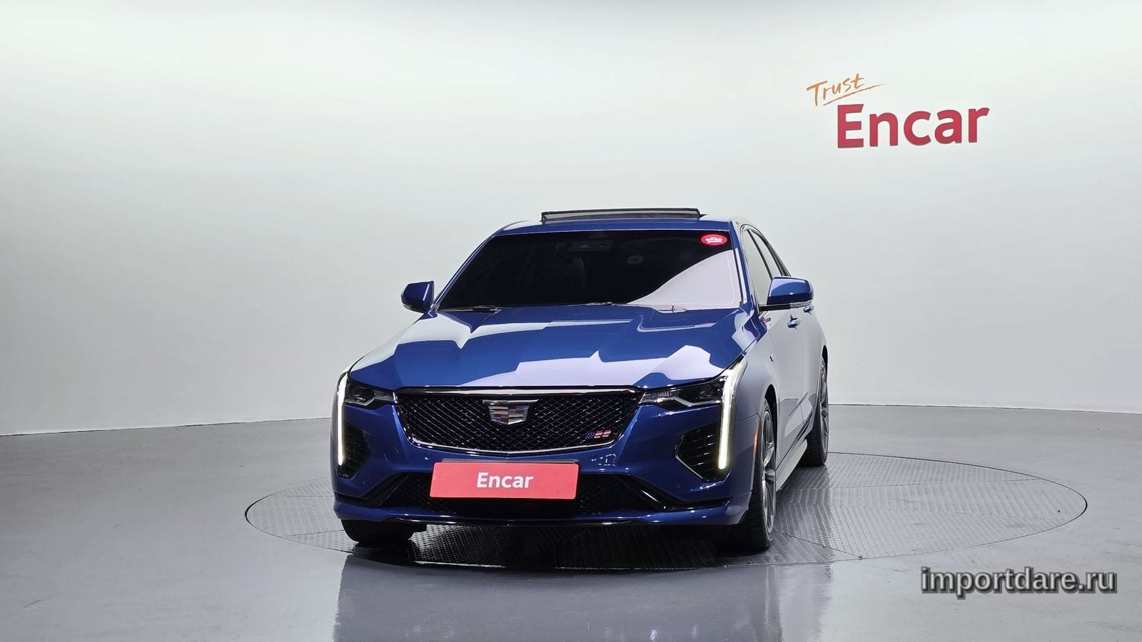Cadillac Ct4 сбоку