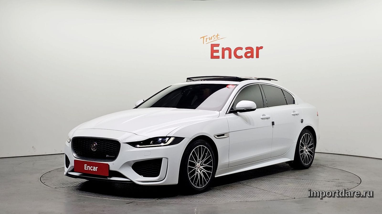 Jaguar Xe 2020