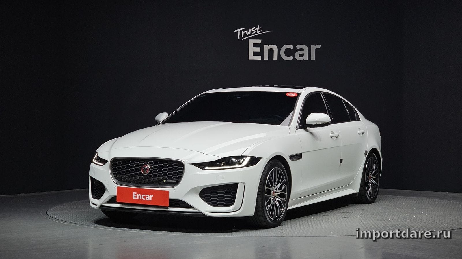Jaguar Xe 2020