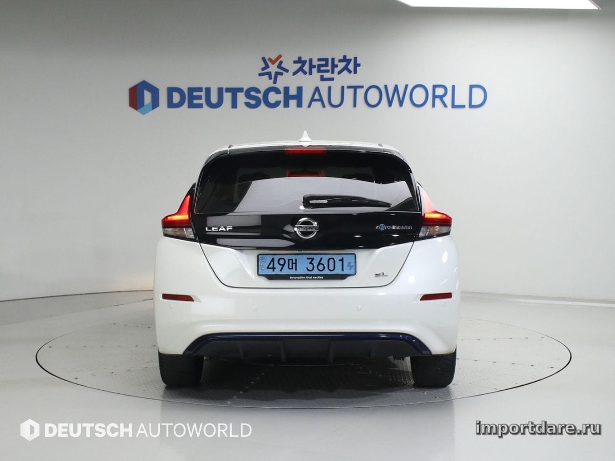 Nissan Leaf интерьер