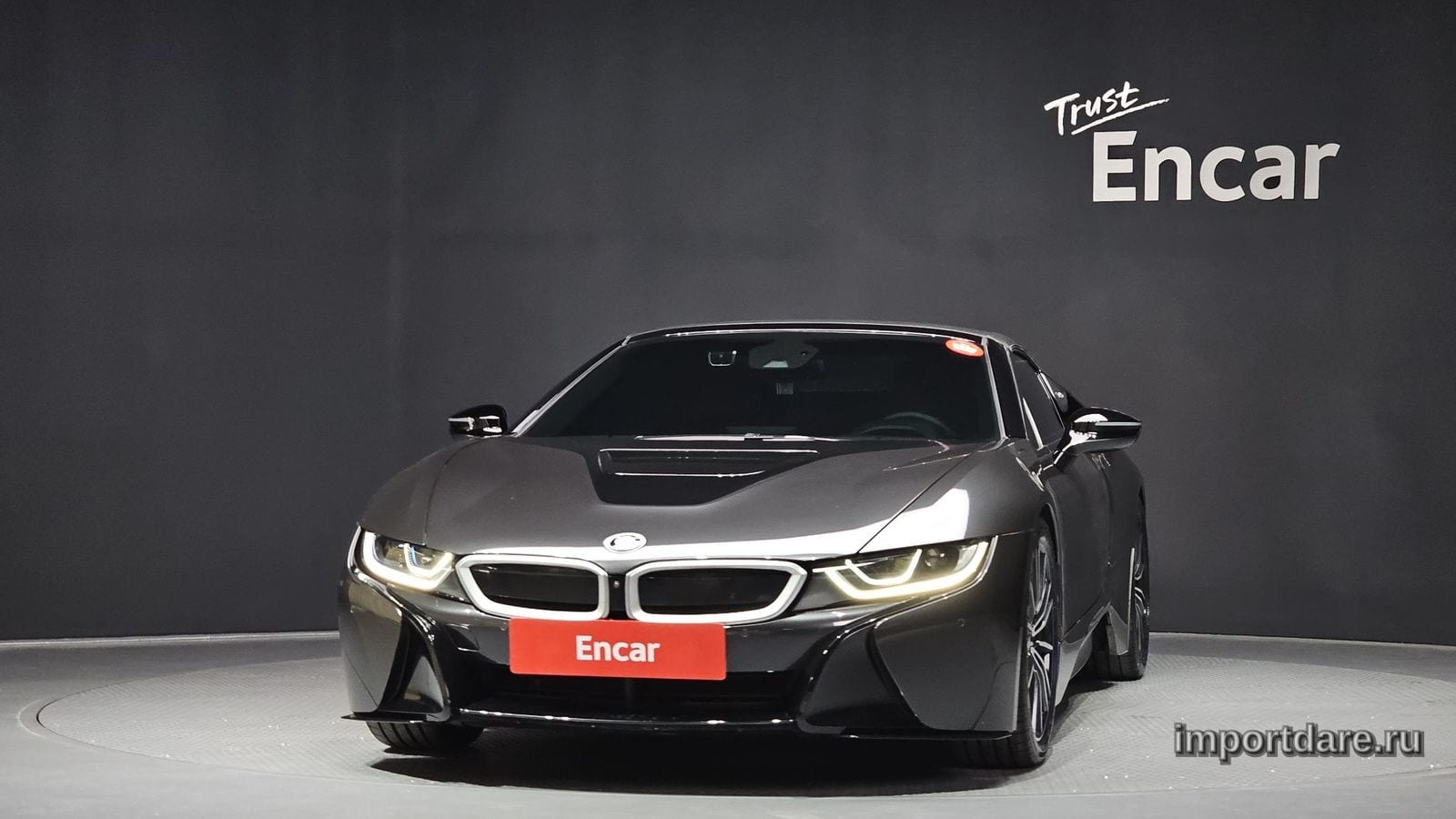 BMW I8 сбоку