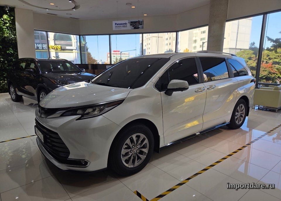 Toyota Sienna 2025