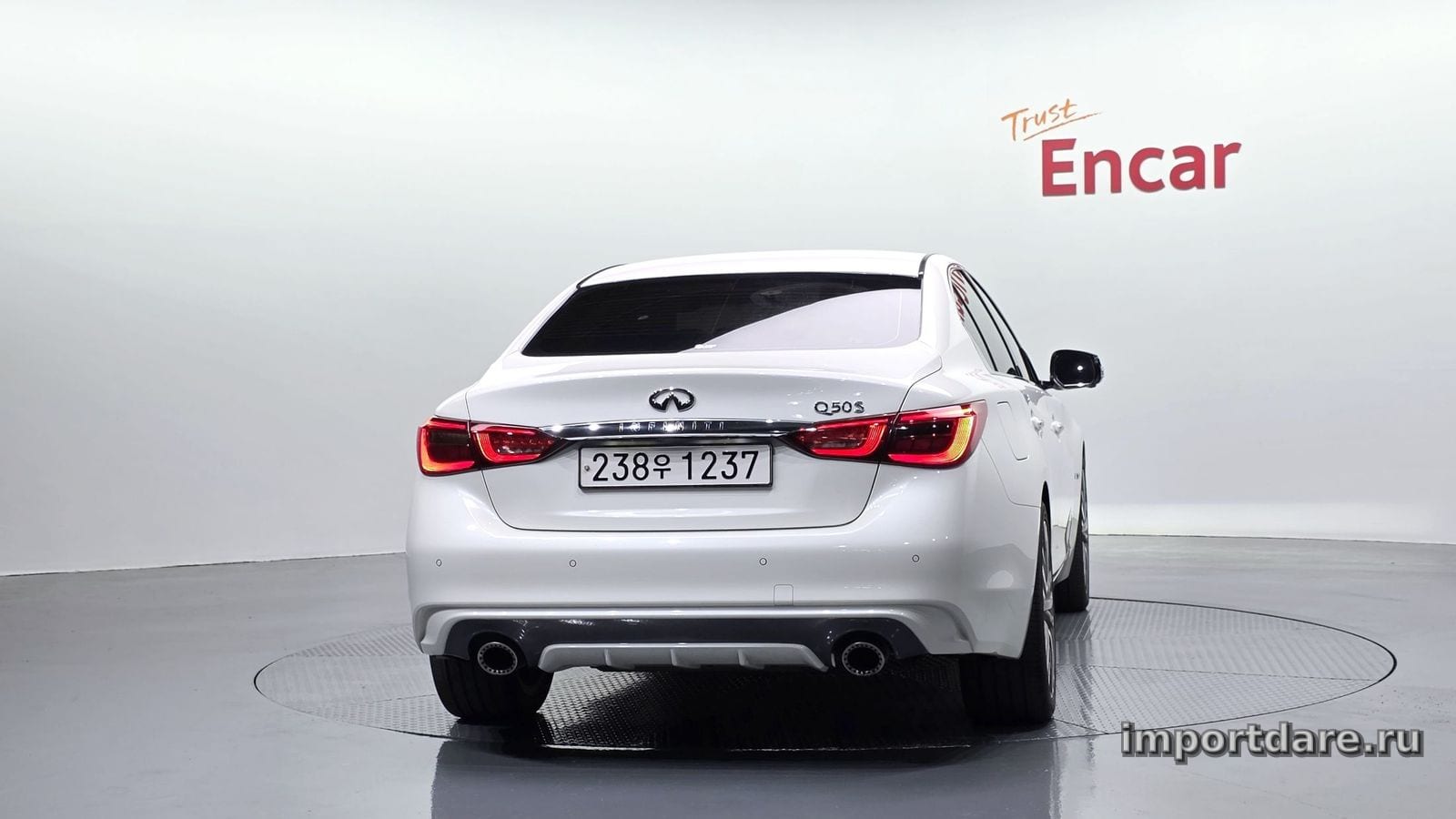 Infiniti Q50 интерьер