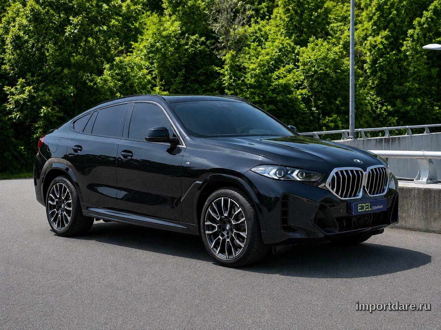 BMW X6 спереди