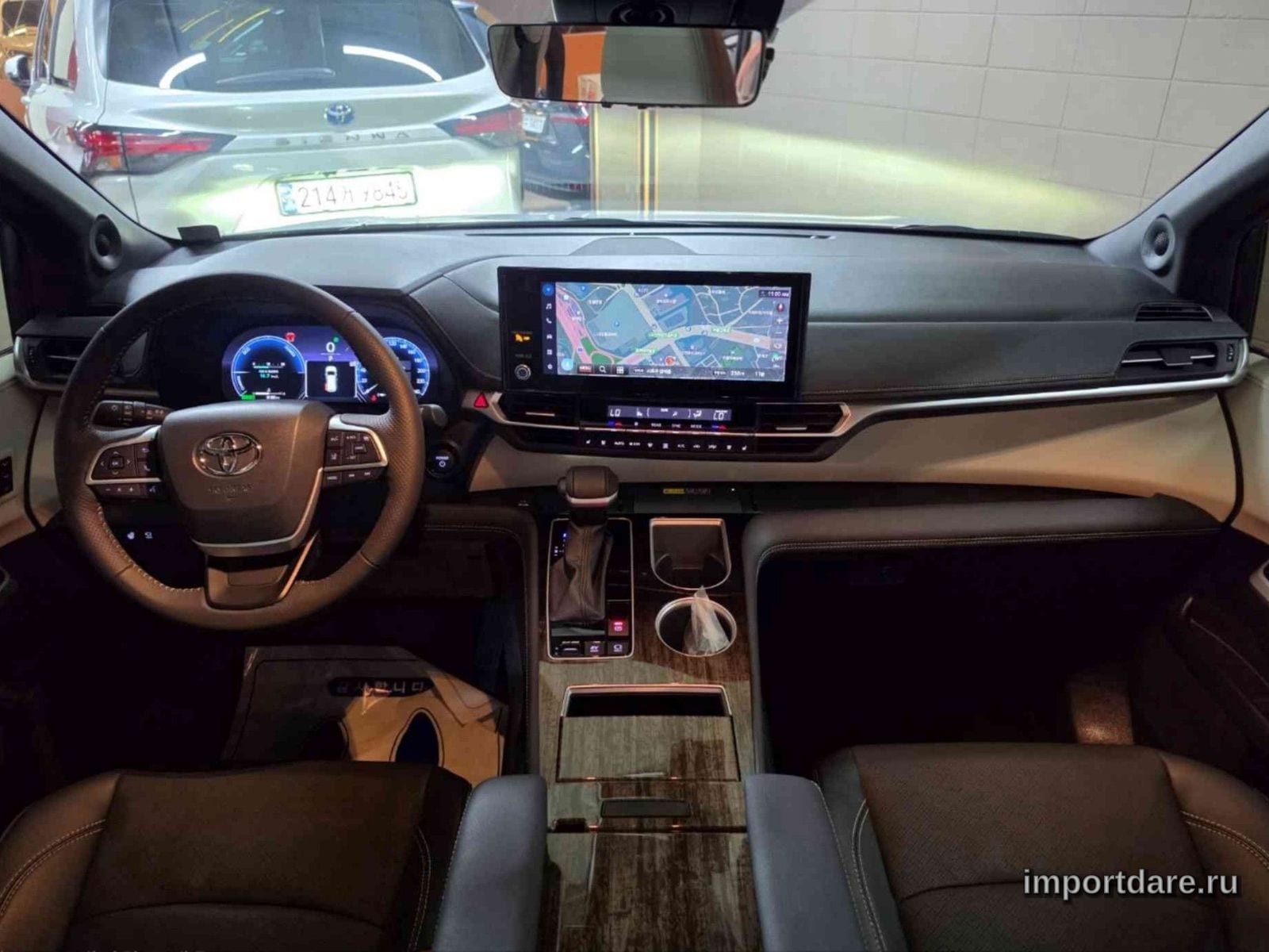Toyota Sienna сзади