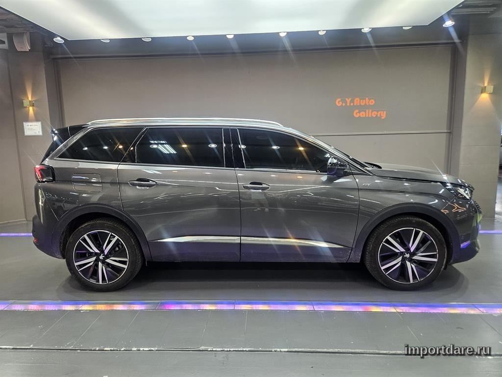 Peugeot 5008 интерьер